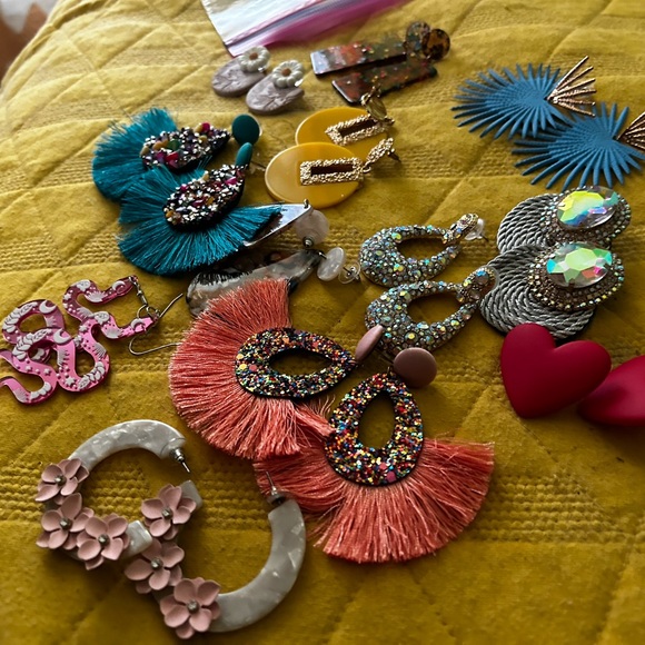 Earring bundle - Picture 3 of 4